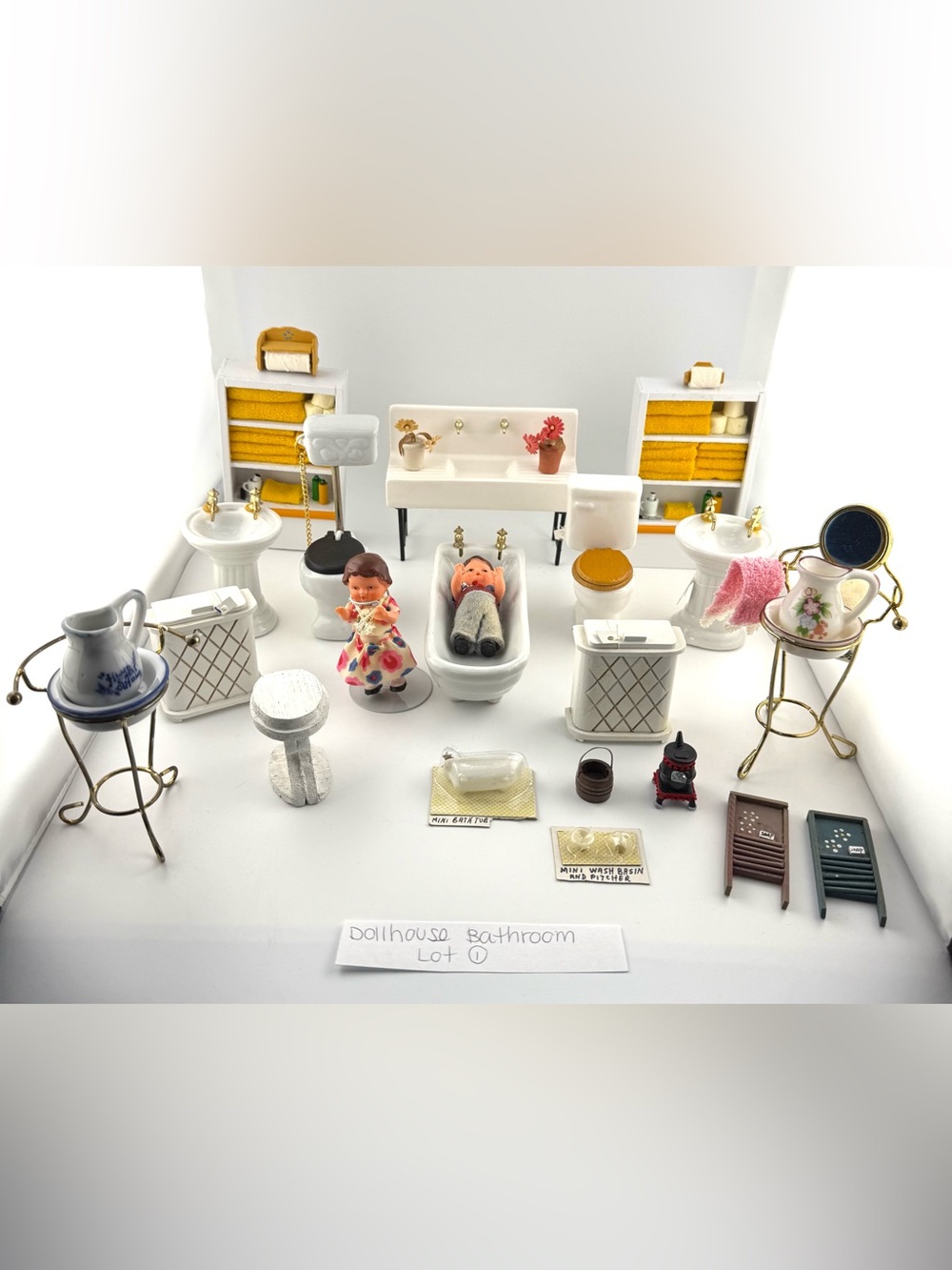 Vintage 1:12 scale dollhouse bathroom furniture lot